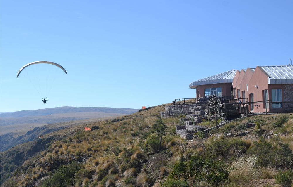 El parapente y la Hosteria Polo Gimenez, una imagen tipica de estos días pag 3