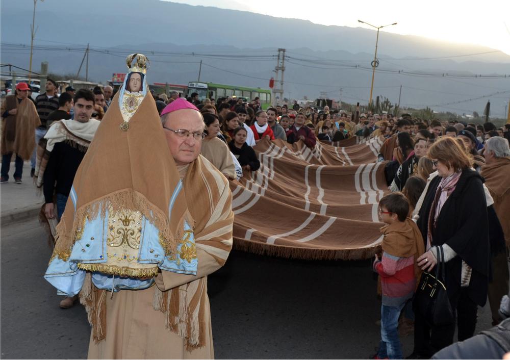 Al Poncho con Poncho