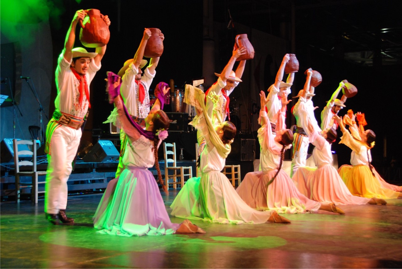 Bailarines Poncho (1)