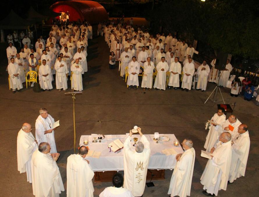 celebración en la gruta18